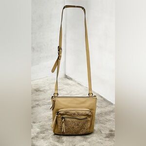 Sonoma Good For Life Cross Body Beige Purse With Zipper Closure With 7 Pockets